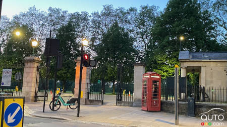 Une cabine téléphonique londonienne !